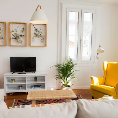 Praca Amarela By Heart Of *