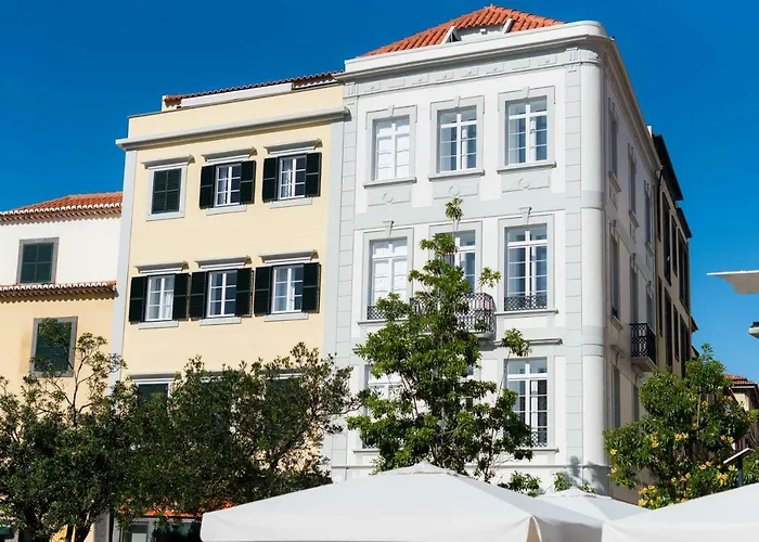 Praca Amarela By Heart Of *