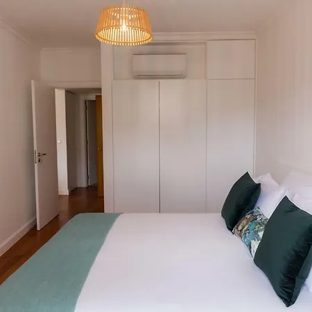 Praca Amarela By Heart Of