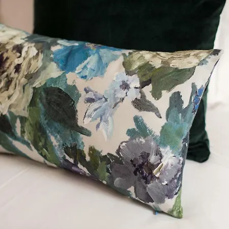 Praca Amarela By Heart Of * 丰沙尔