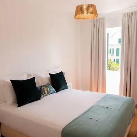 Praca Amarela By Heart Of *