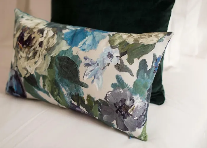 Praca Amarela By Heart Of * Funchal (Madeira)