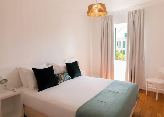 Praca Amarela By Heart Of *