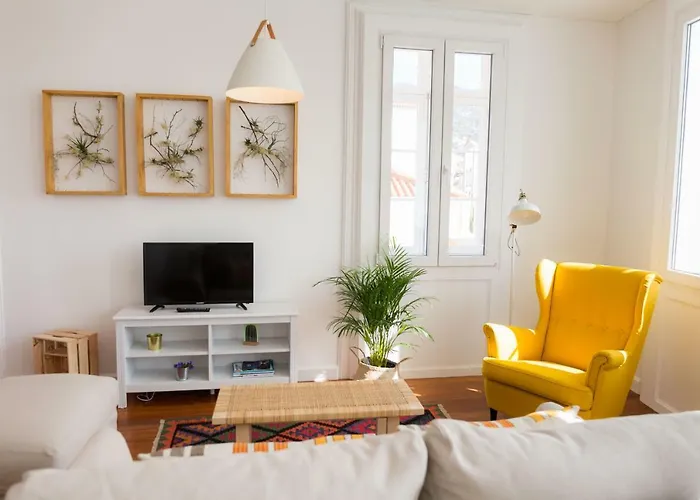 Praca Amarela By Heart Of *